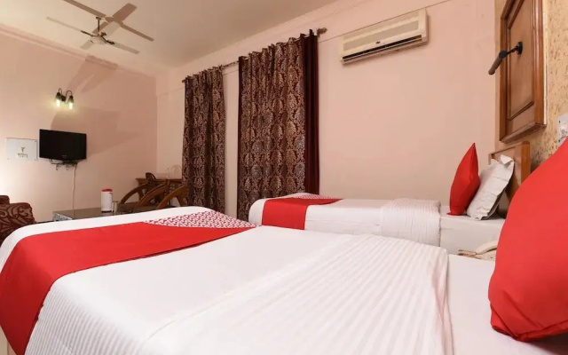 Kapur Guest House by OYO