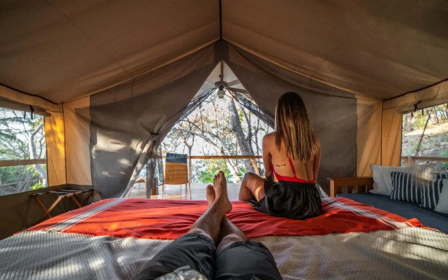 Isla Chiquita Glamping Hotel