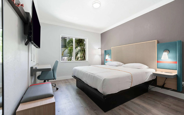 Atrium Hotel, Trademark Collection by Wyndham