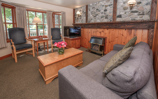 Painter's Lodge