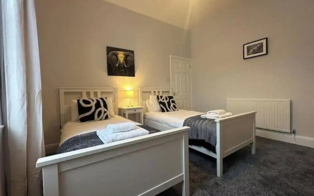 Apartment - Sleeps 3 - Pet Friendly - Parking