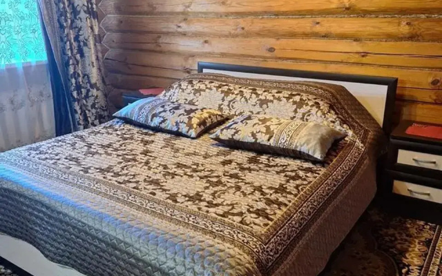 Дом из натурального сруба