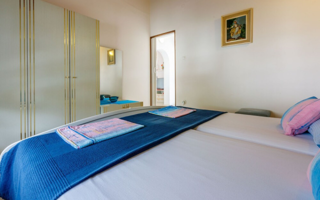 Apartments Ledy