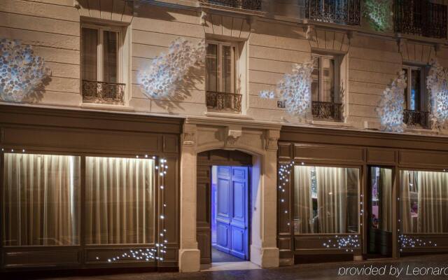 Seven Hotel Paris вид на фасад