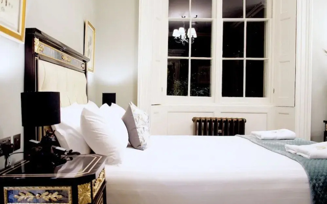 Weston Manor Hotel