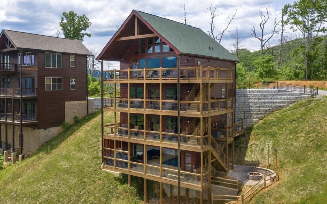 Splashtastic View Lodge by Jackson Mountain Rentals