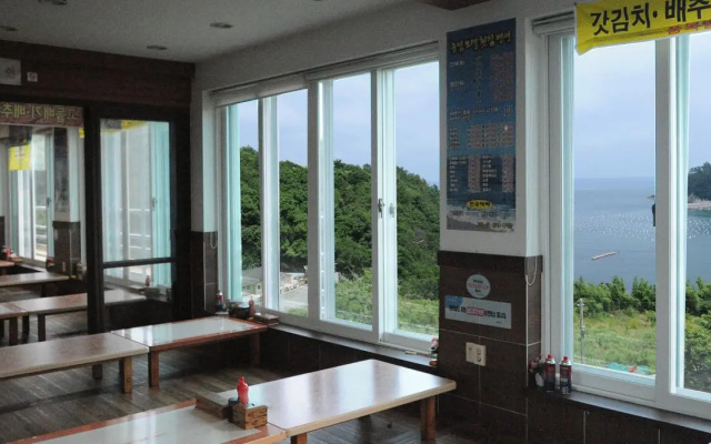 Yeosu Hyangilam Jongjeom Motel Hoitjip Pension