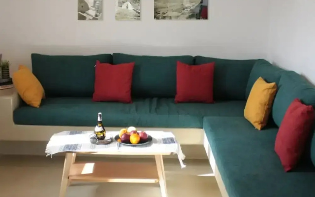 Assyr B - Santorini Cozy Retreat