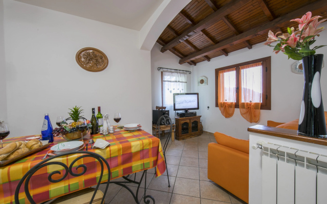 Villa Monte Enrico - With Pool