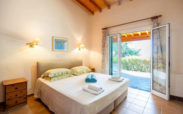 Villa Sea Pines in Nea Dimmata