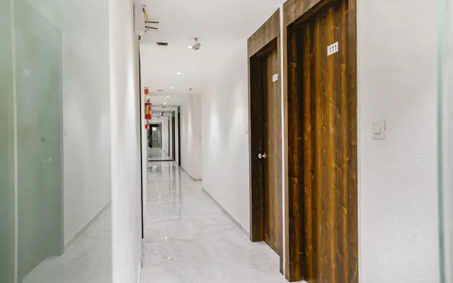 Fabhotel Rose Palace