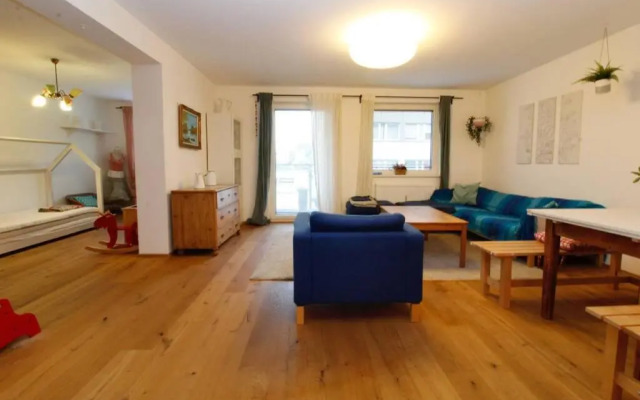 MODERN spacious, 2 BEDROOM, FREE PARKING