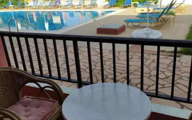 Ektor Apartments @Swimming Pool