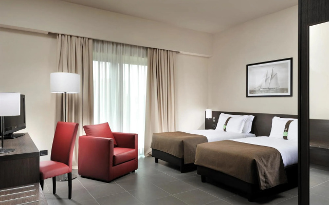 Inn Naples Airport