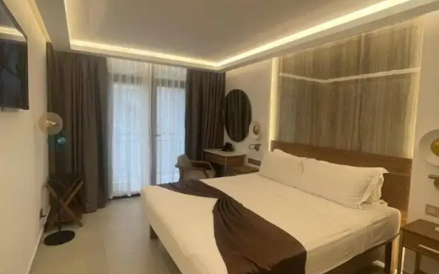 Coral Strand Smart Choice Hotel
