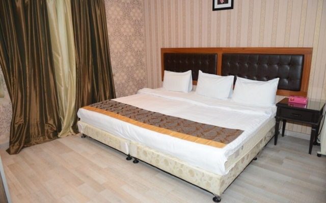 Plaza Athenee Hotel Kuwait