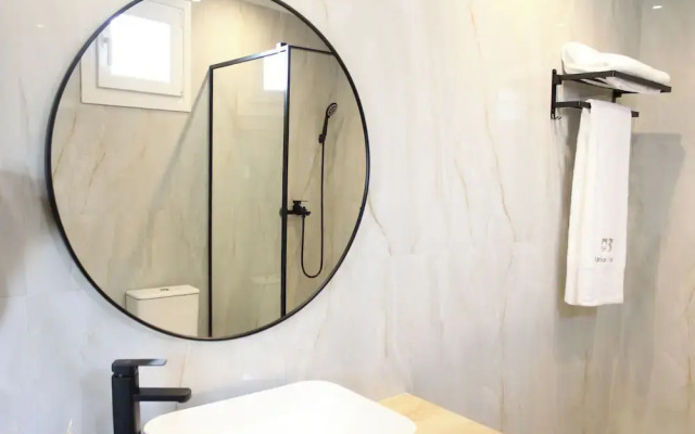 UrbanBay Hotel & Spa