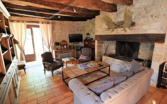 Castle in Bon-encontre With Pool & Garden