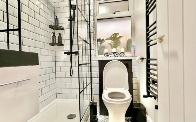 Clapham 3-bed Flat, Sleeps 6 With Free Parking