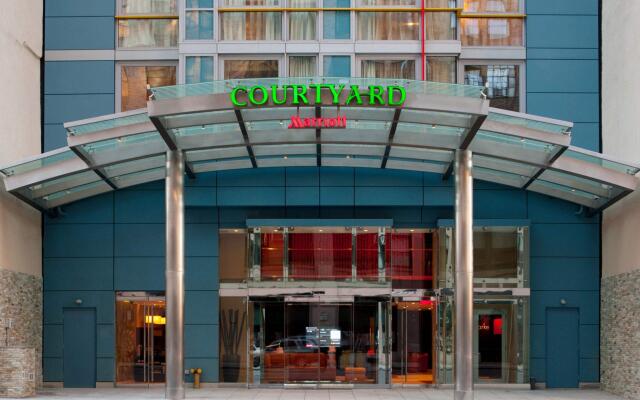Отель Courtyard by Marriott New York Manhattan/SoHo вид на фасад