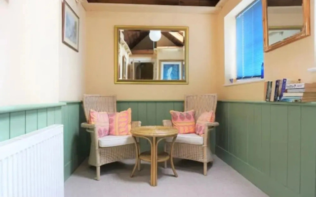 Bijou Abode - Chaucer House