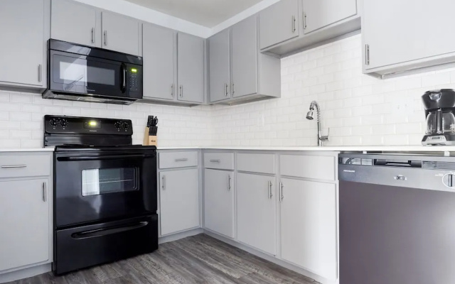 The Domain Luxury Suites by Sonder