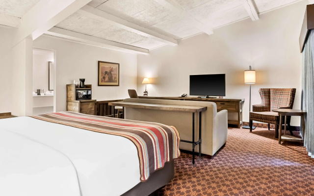 Best Western Outlaw Inn