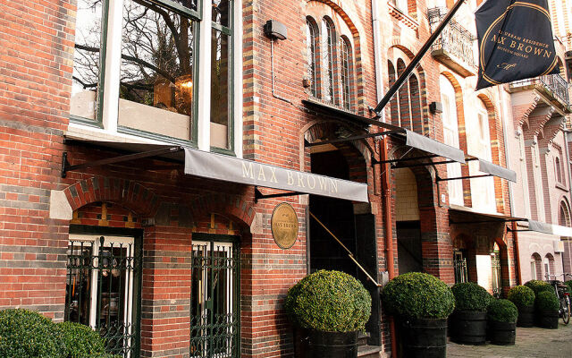 Отель Max Brown Hotel Museum Square Нидерланды, Амстердам - 3 отзыва об отеле, цены и фото номеров - забронировать отель Max Brown Hotel Museum Square онлайн вид на фасад