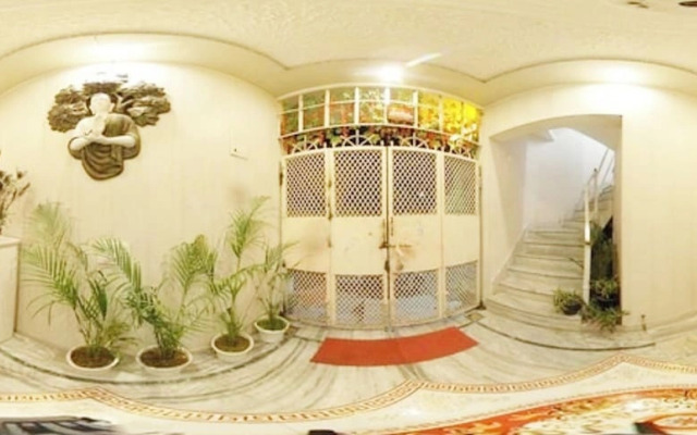 Hotel Hariaksh HomeStay Varanasi