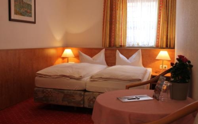 Gasthaus & Hotel Zum Roten Haus