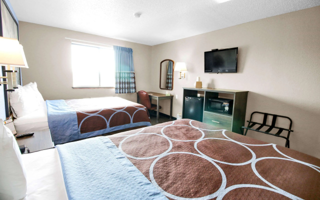 Super 8 by Wyndham Kenosha/Pleasant Prairie