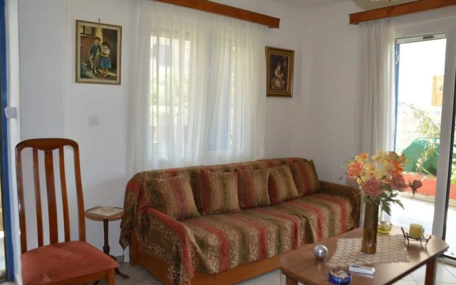 Traditional summer house in Marmari