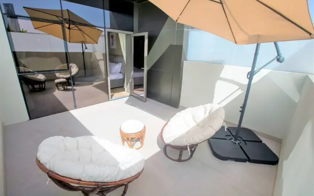 Gorgeous Stay With Balcony at Park View