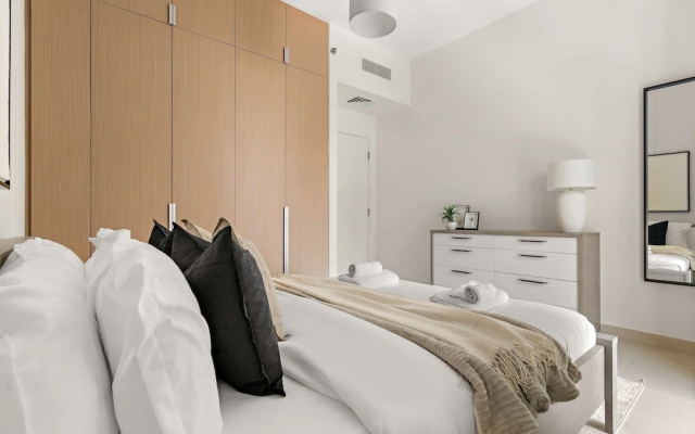 Silkhaus Chic 1BR Creek Beach Grove Pool View