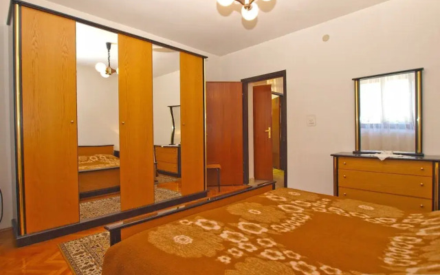 Apartment 1586
