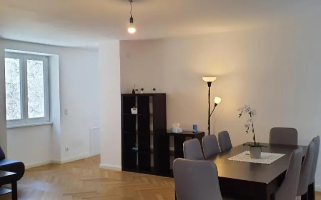 Top Apartment