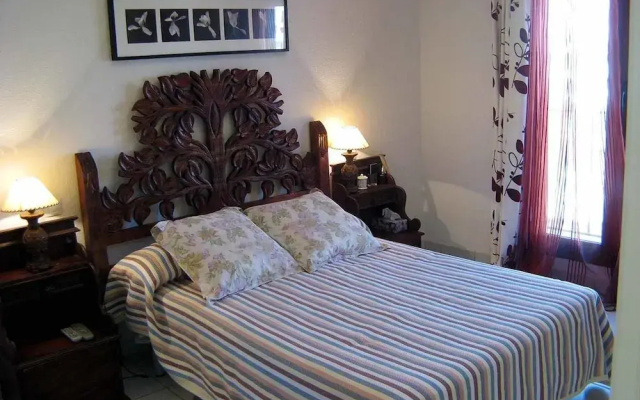 VenAVera H22D - Penthouse 2 Bedrooms/1Bath Beachfront WIFI