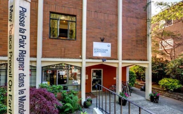 Отель HI Vancouver Downtown Канада, Ванкувер - отзывы, цены и фото номеров - забронировать отель HI Vancouver Downtown онлайн вид на фасад