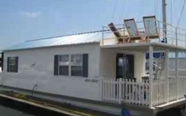 Gemini Houseboat