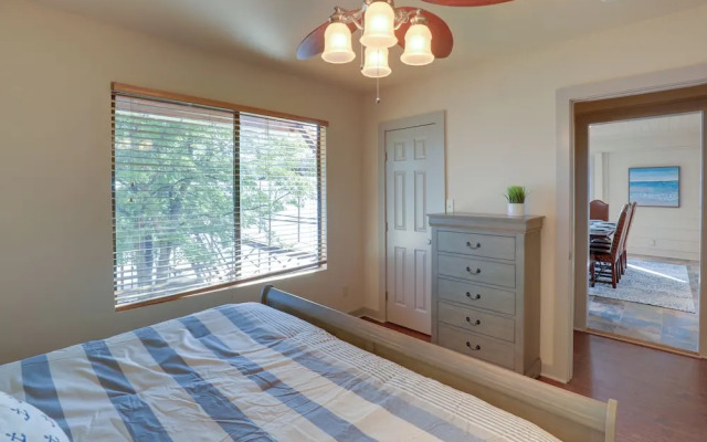 Waterfront Granbury House w/ Deck & Private Dock!