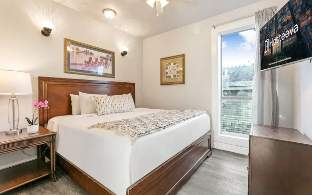 Fully Furnished Condos Near St Charles