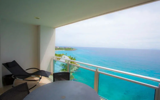 *The CLIFF_ BEACHFRONT and LUXURY MODERN UNIT* C2