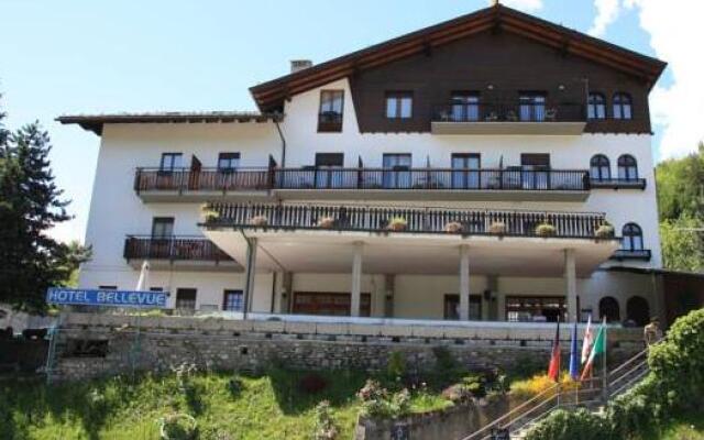 Hotel Bellevue Сен-Кристоф вид на фасад