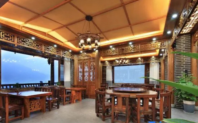 Xia Tiruijing Homestay (Longji Jinkeng Daguzhai Terrace Observation Deck)