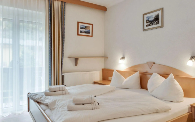 Charming Apartment in Zell am See with Mountain Views