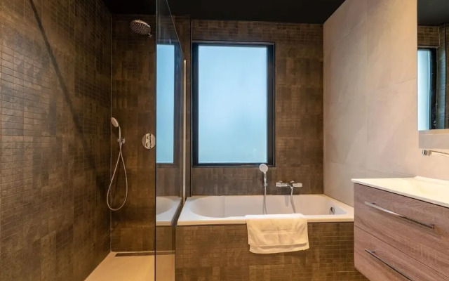 Holiday Home in South Holland With Shared Pool