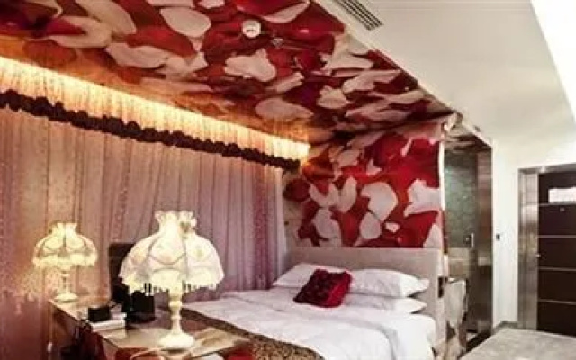 Tongxiang Long Fashion Hotel