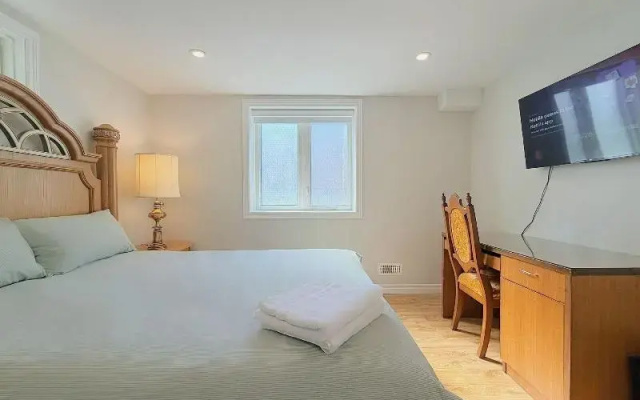 Cozy Home In Richmond Hill With Free Parking