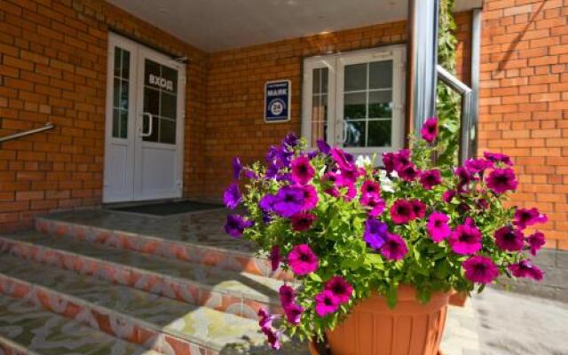 Гостиница Mayak Inn в Уссурийске отзывы, цены и фото номеров - забронировать гостиницу Mayak Inn онлайн Уссурийск вид на фасад