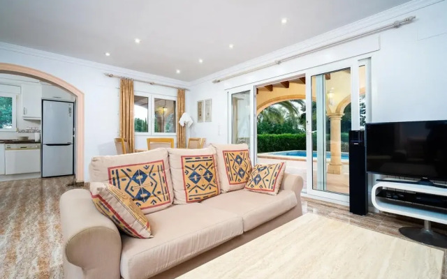 Charming 3-bed Villa in Denia, First Beach Line